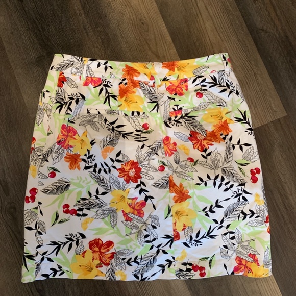 Christopher& Banks skort. Worn once - Picture 4 of 5